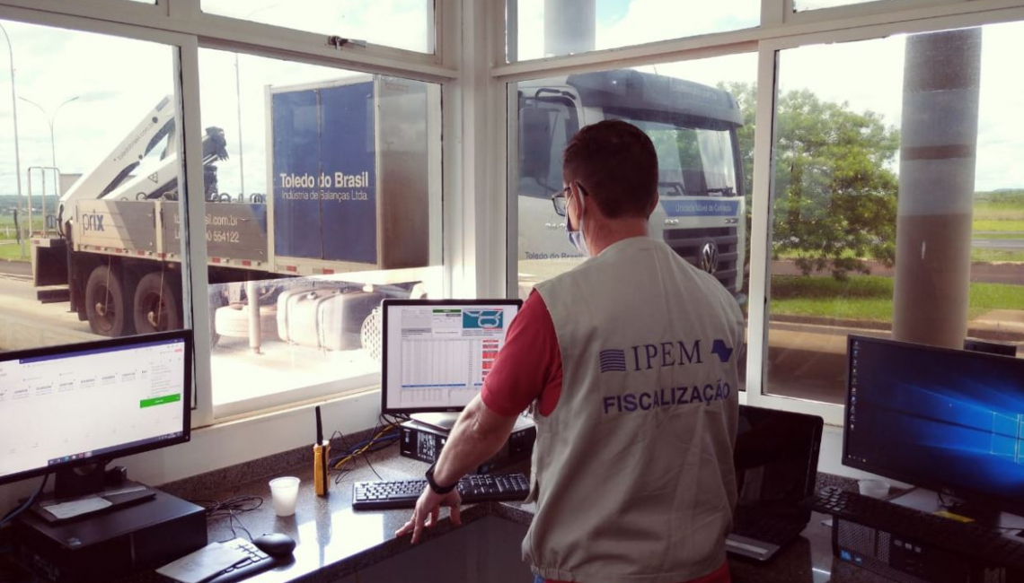 Ipem-SP verifica balança dinâmica na Rodovia SP 330 em Orlândia